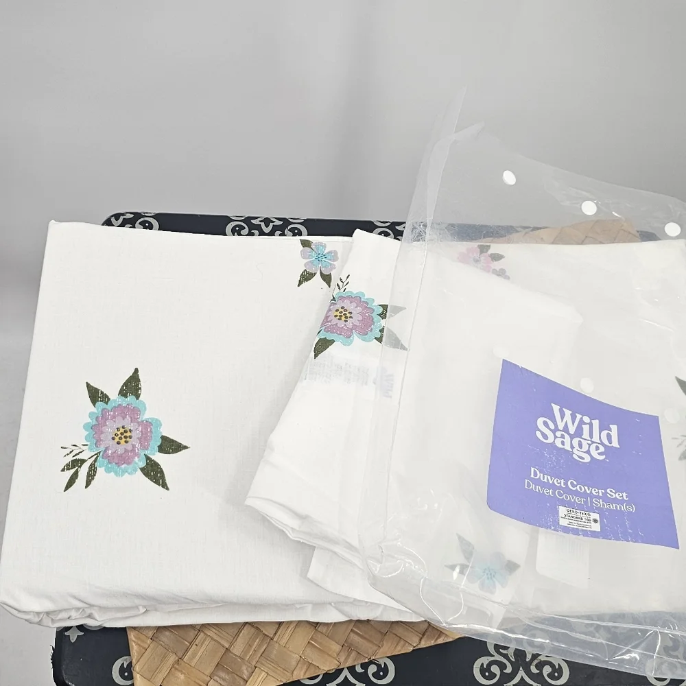 Wild Sage Twin Duvet Cover Set White Floral NWT Size Twin